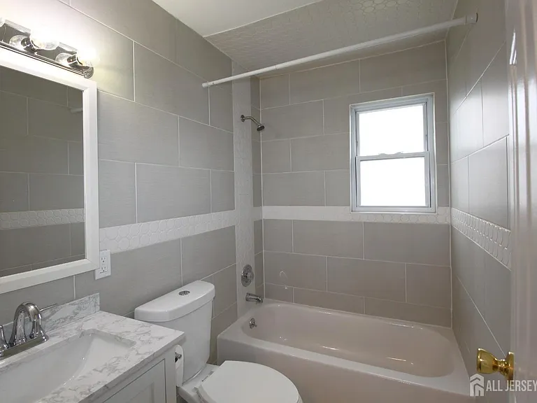 250 Penn Ave #2A — Photo 11