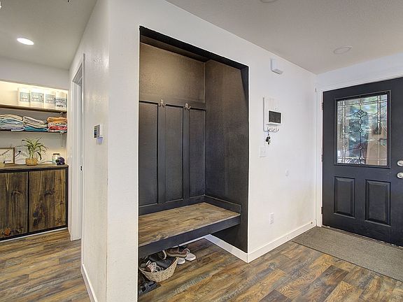 Entrance/Foyer>