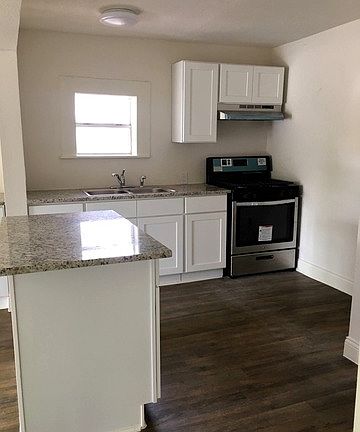 3rd image of 1723 W Ashby Pl