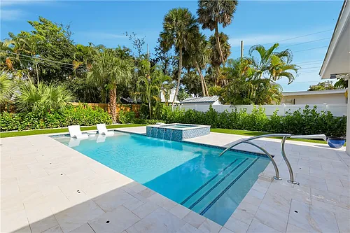 635 Gardenia Ln Photo 1