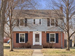 1512 California Ave W, Falcon Heights, MN 55108