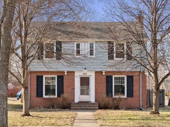 1512 California Ave W, Falcon Heights, MN 55108