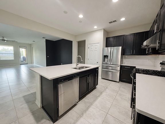 5th image of 2902 Red Alder Blvd