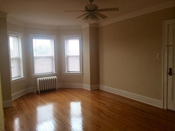 3rd image of 831 Garfield St APT 3