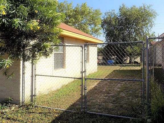 5th image of 1116 Lazar Dr