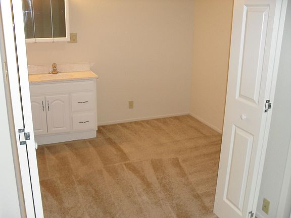 5th image of 2750 Joseph Ave APT 3