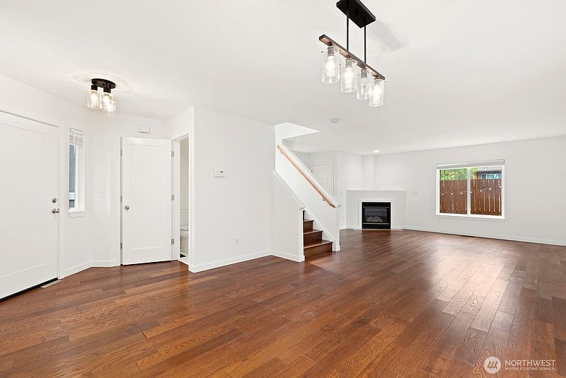 4th image of 2428 NE 13th Street