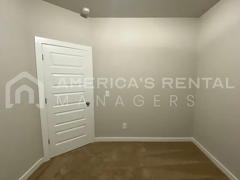 240 Avalon Way — Photo 18
