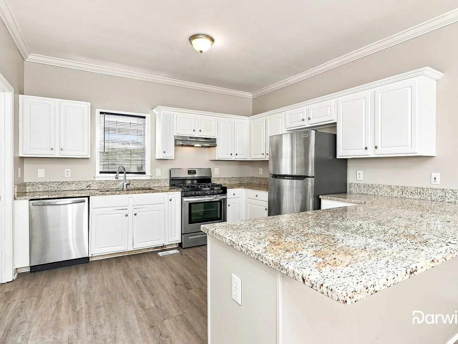 3 bed, 2.5 bath, 1989 sqft, $2,600 — Photo 4