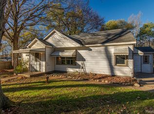 3488 Highland Blvd, Highland, MI 48356