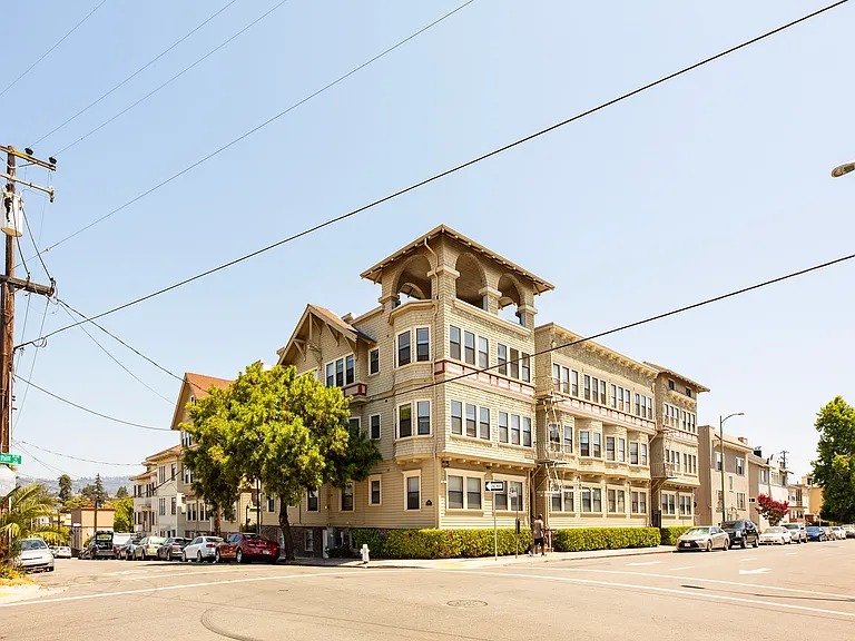 Vue De Lac Apartments — Photo 14