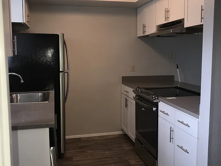 1055 Division St — Photo 21