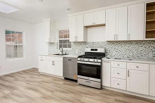 13913 McNab Ave — Photo 4