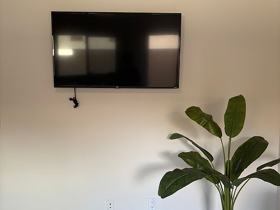 2nd image of 932 20th Ave #1