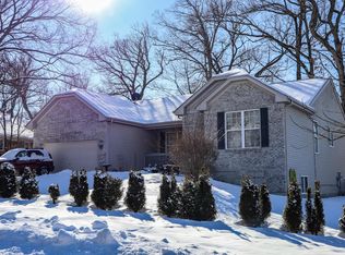 495 Oakhurst Ln, Carpentersville, IL
