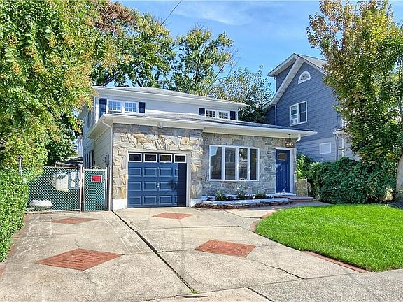 4th image of 73 Jeannette Ave