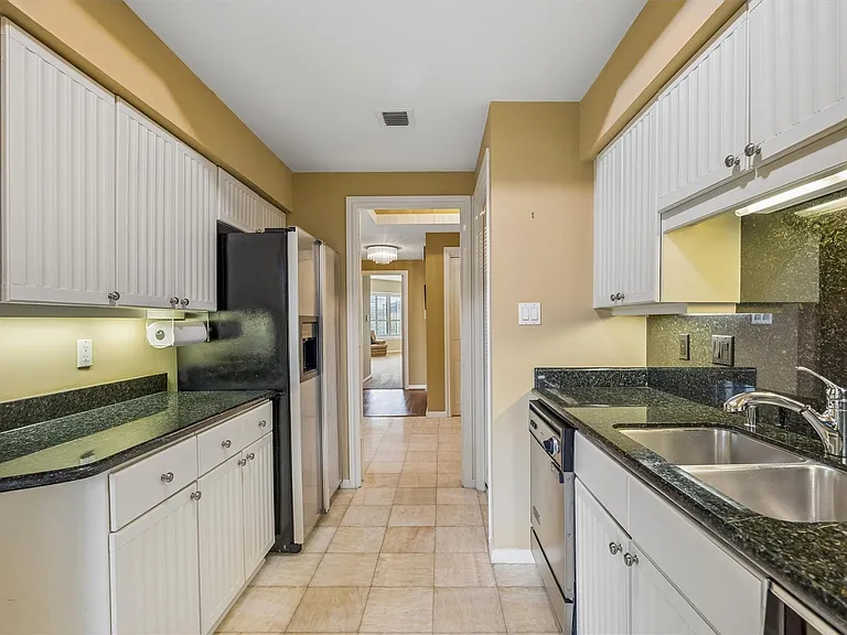 101 Westcott St #305 — Photo 13