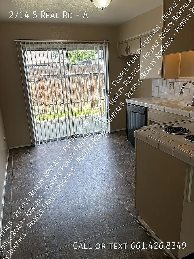 2 bed, 838 sqft, $1,352 — Photo 3