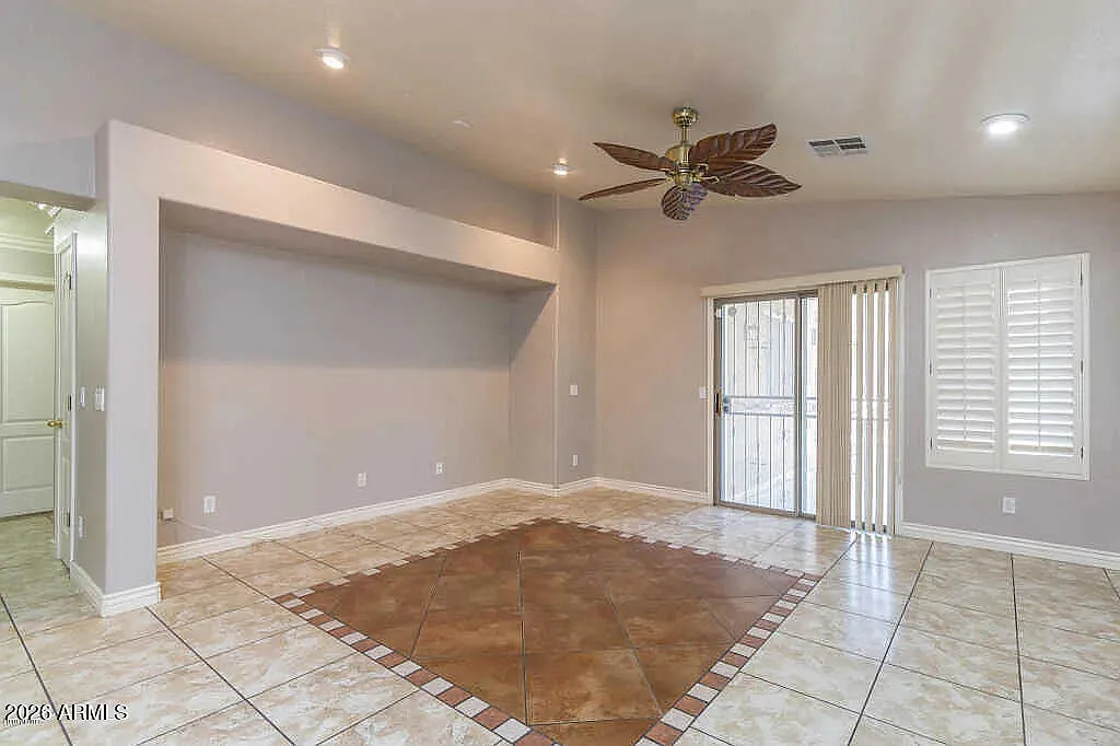 4 bed, 2.0 bath, 1619 sqft, $2,300 — Photo 3