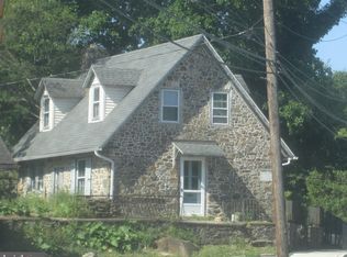 306 W Wayne Ave, Wayne, PA 19087