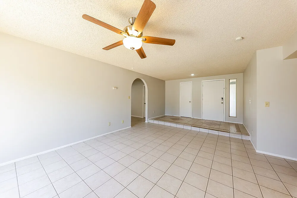 3 bed, 2.0 bath, 1461 sqft, $1,865 — Photo 4