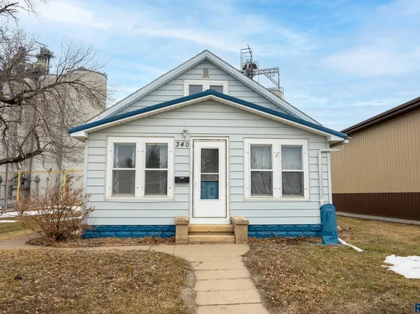 340 Hanson St, Emery, SD 57332