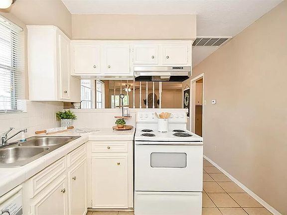 3rd image of 10807 Sugar Hill Dr #A
