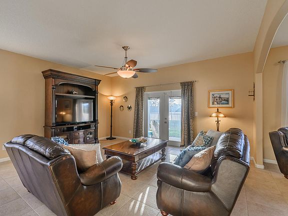 5th image of 212 Abernathy Cir SE