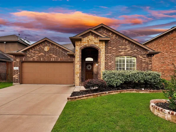 8116 Misty Water Dr, Fort Worth, TX 76131