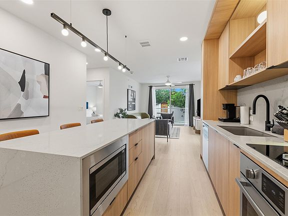 2nd image of 2323 S Lamar Blvd #509