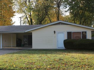 8 Dale Allen Dr, Belleville, IL