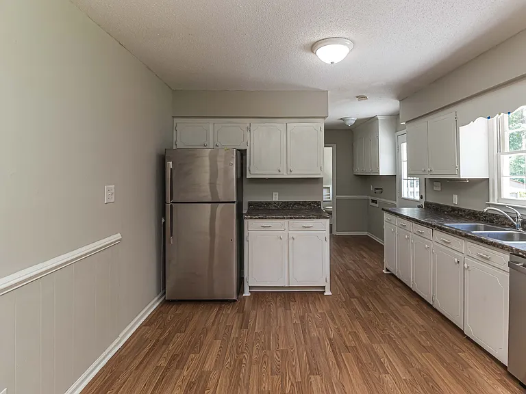 108 Fox Run Cir — Photo 16