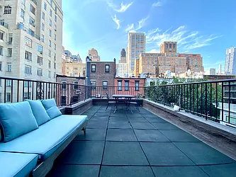 Rented by Harris Philip NYC