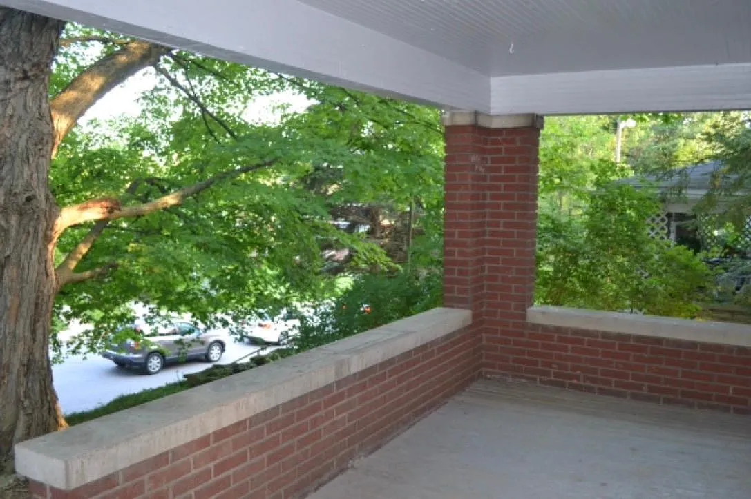 3 bed, 1296 sqft, $2,850 — Photo 3