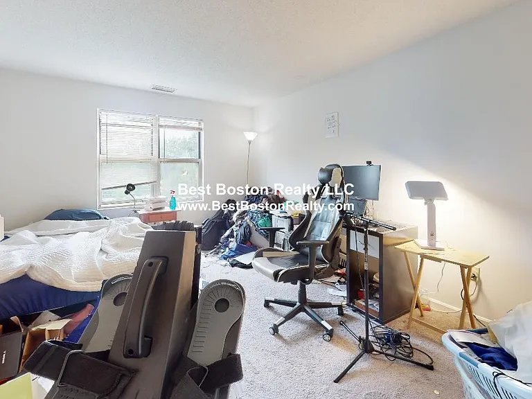 175 Beacon St #406 — Photo 4