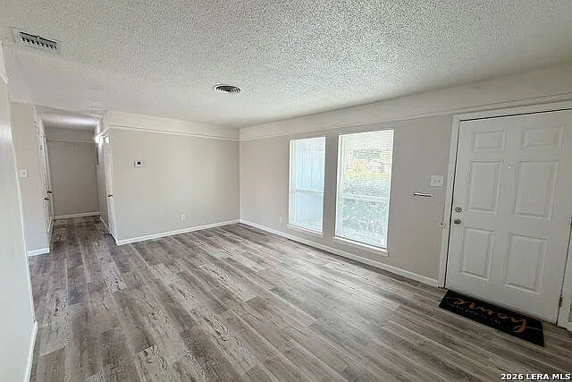 4 bed, 2.0 bath, 1224 sqft, $1,595 — Photo 2