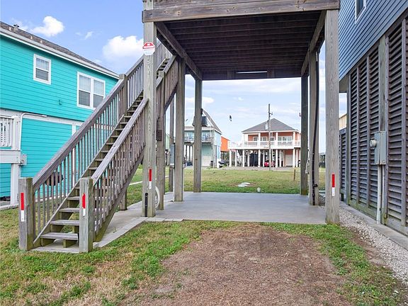 2nd image of 1811 Redfish Ln