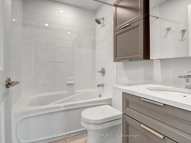 18 Yorkville Ave #2505 — Photo 36