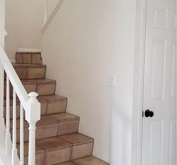 215 Knox St — Photo 25