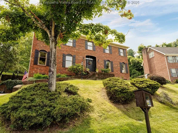 32 Carriage Rd, Charleston, WV 25314