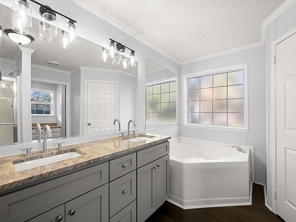 4th image of 109 Summers Cir