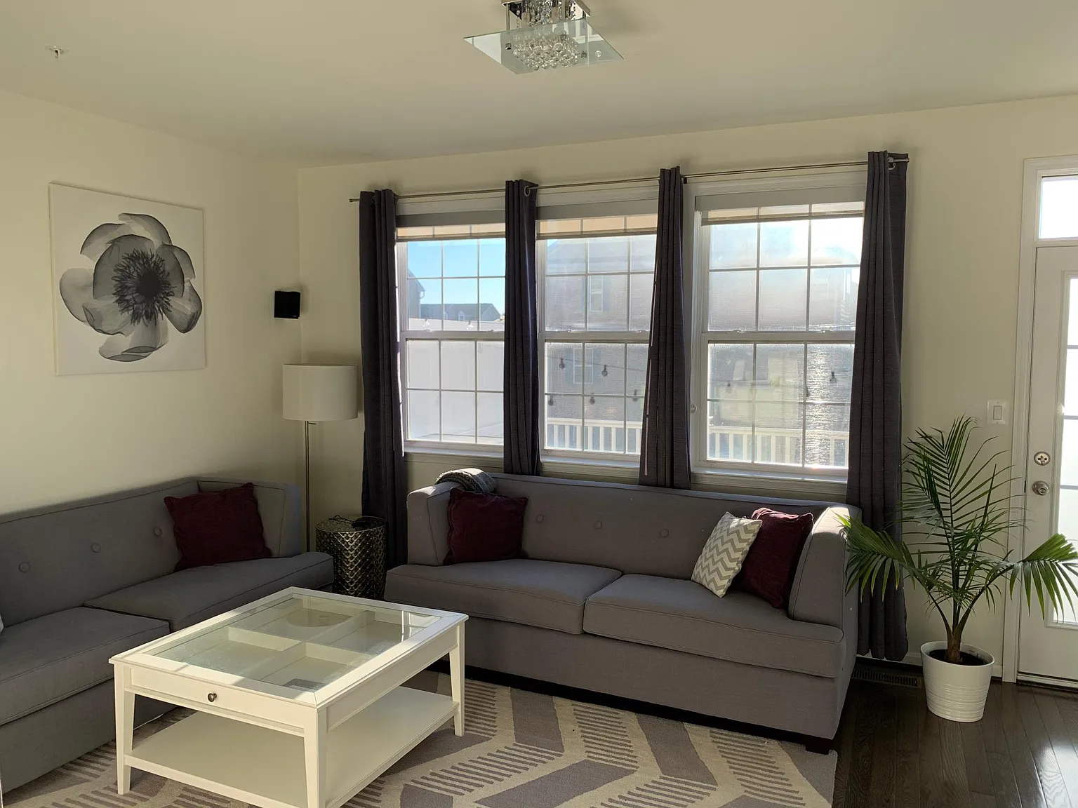 7527 Honey Locust Ln — Photo 2