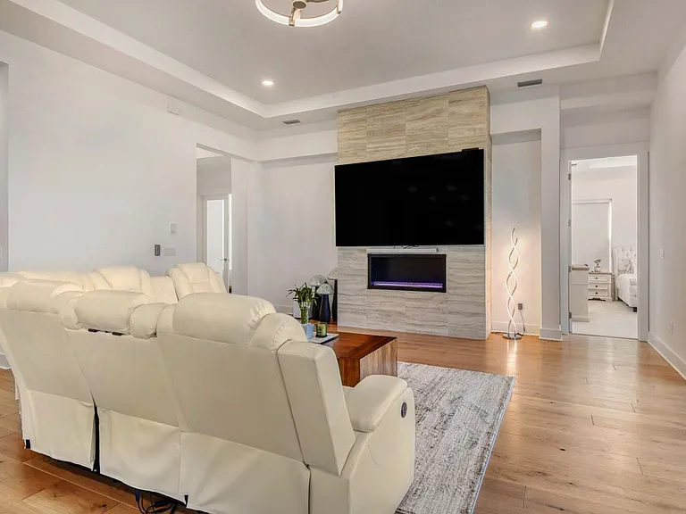 279 Bismarck Palm Rd — Photo 8