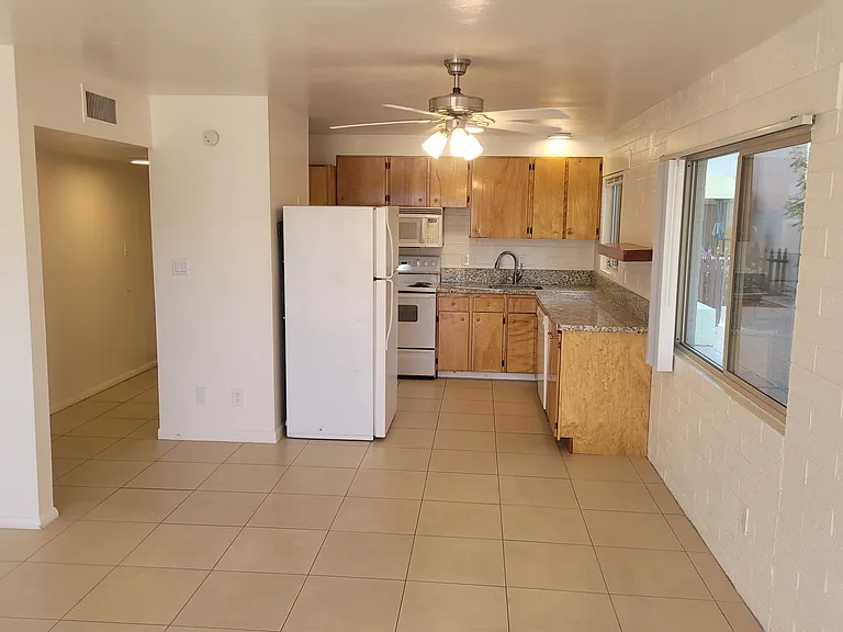Parkview Manor Apartments — Photo 17