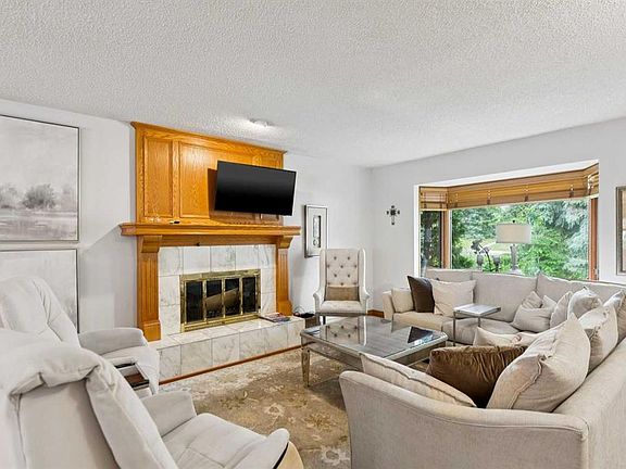 5th image of 3620 W 9th St SW