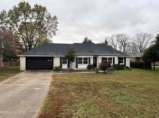 310 Whitson Dr, Vincennes, IN 47591