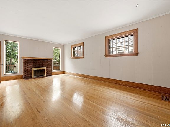 4th image of 21 Angus Crescent