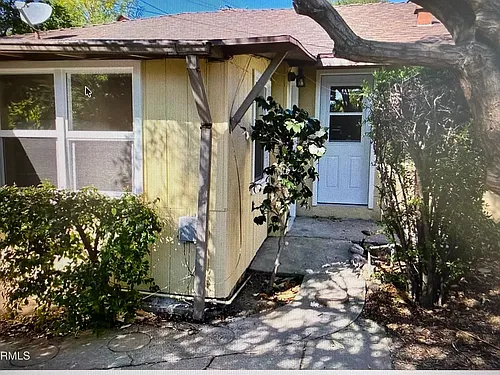 1523 N Grand Oaks Ave #2 Photo 1