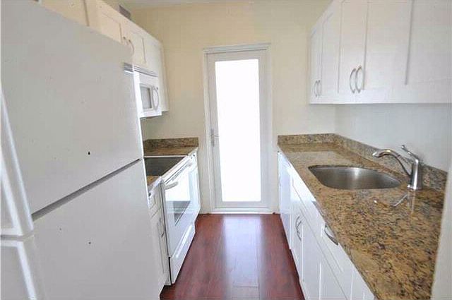 1st image of 1940 Biarritz Dr APT 21