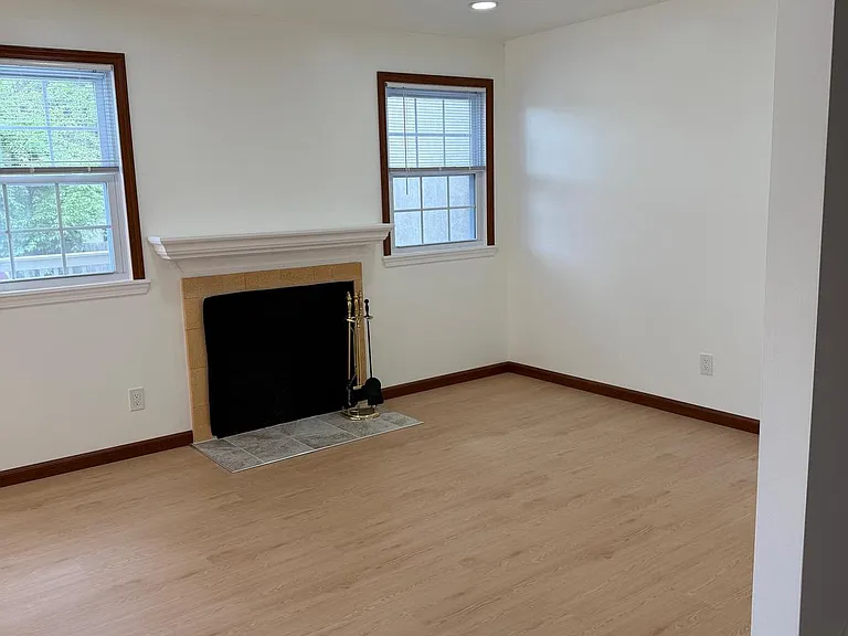 20 Queen Anne Ct — Photo 9